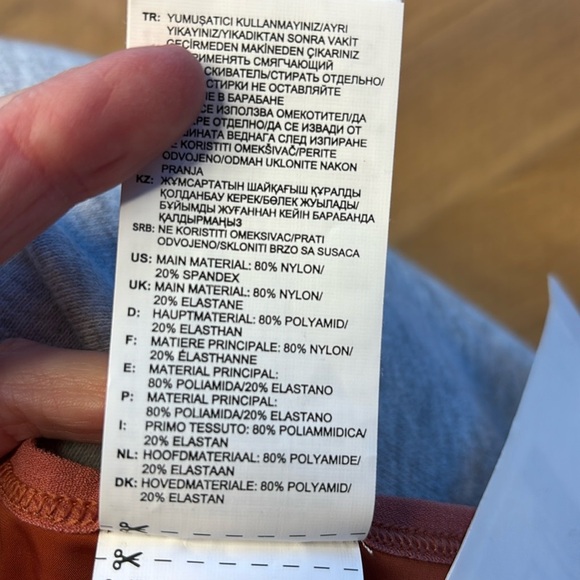 Core 10 Reebok Crop Top Cutout Shiny NWT Size XXS - Picture 8 of 8